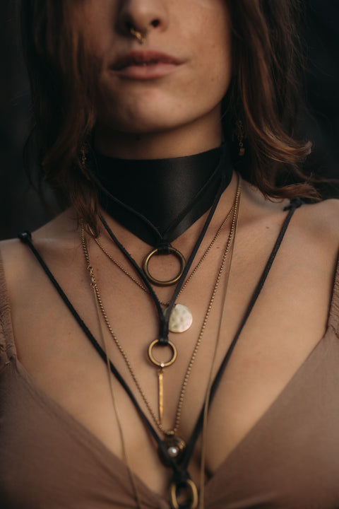 Adjustable leather collar for high-neck or collarbone styling