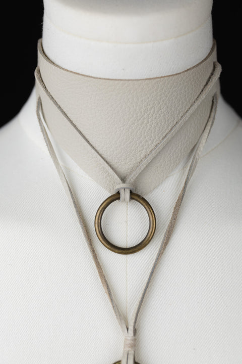 Durable leather collar handmade by Ecuadorian artisans
